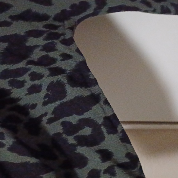 Umgee V neck green and black animal print top - Picture 3 of 4
